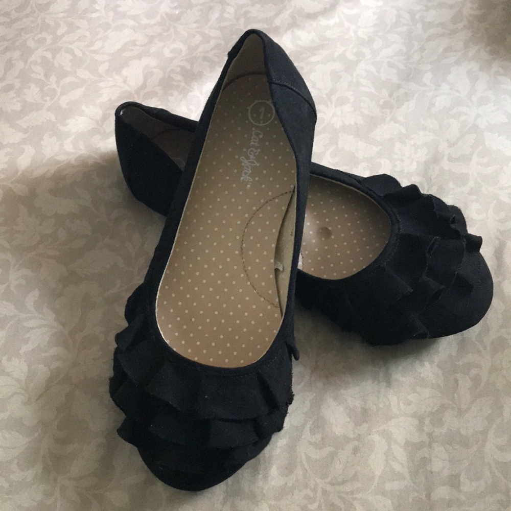Girls size 1 black flats